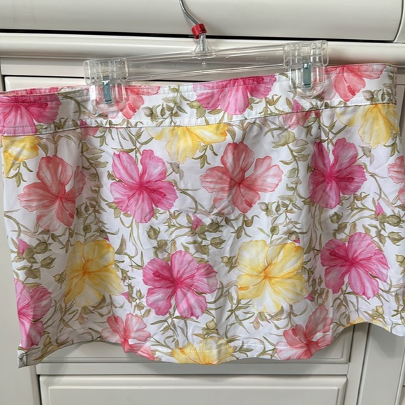 LoveShackFancy x Hurley Skirt! - Picture 3 of 4